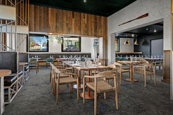 bnrNI0Dg bistro